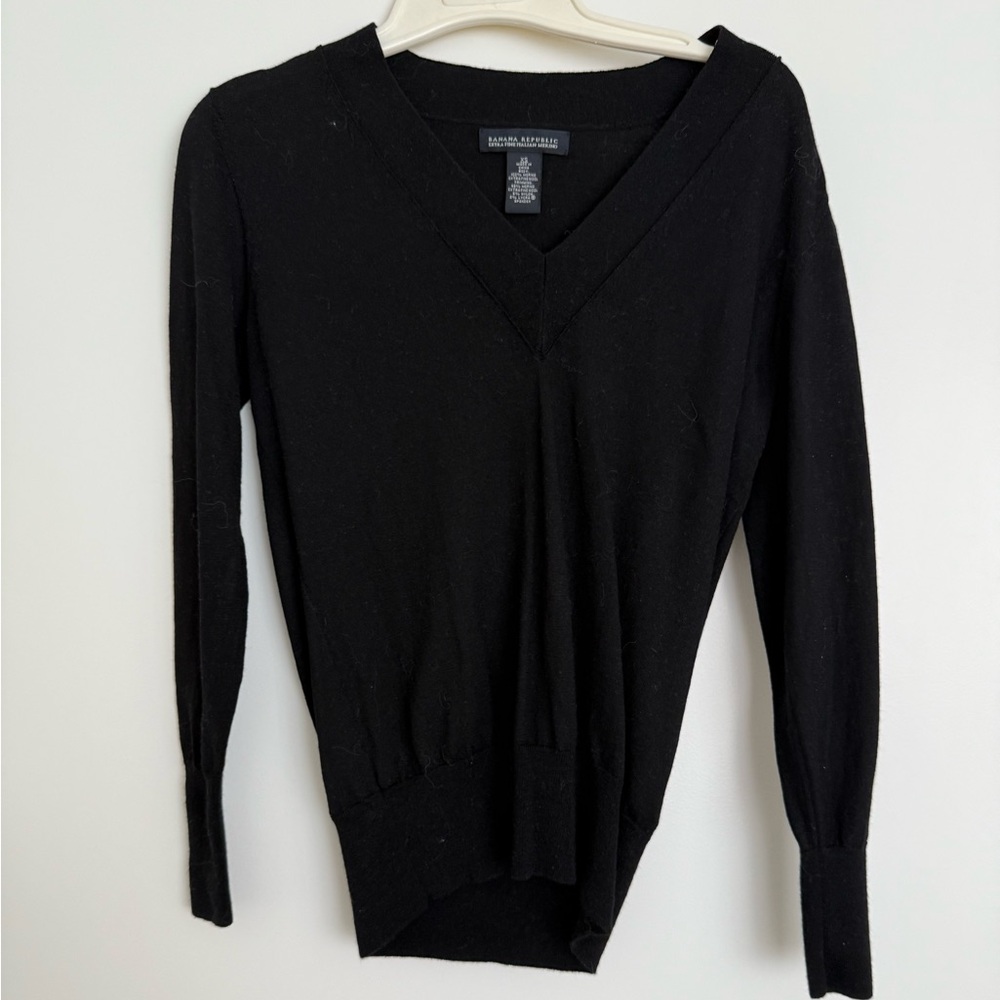Banana Republic Black V-Neck Lightweight Merino Wool Sweater